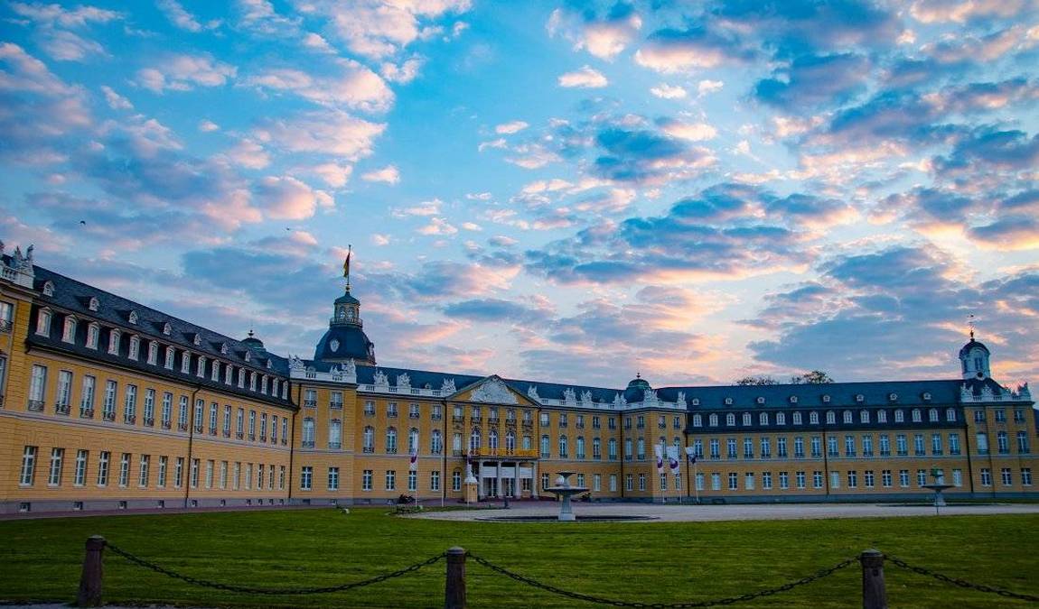 karlsruhe palace photo 2
