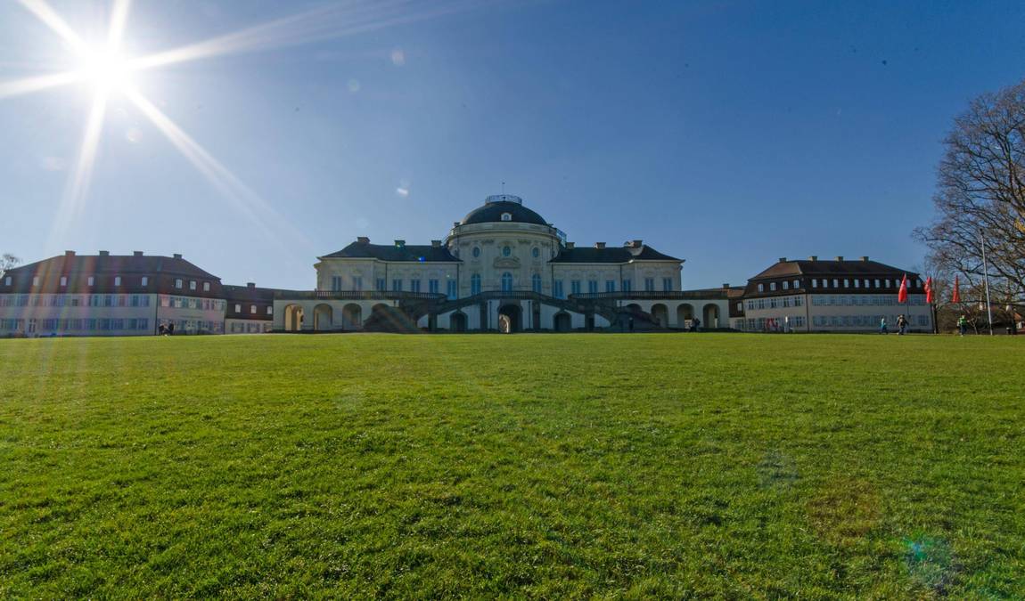 Karlsruhe Palace photo 1