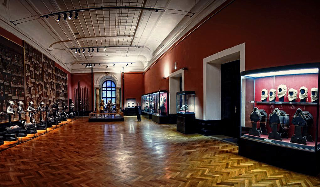 Vienna´s Imperial Treasury and Armoury photo 1