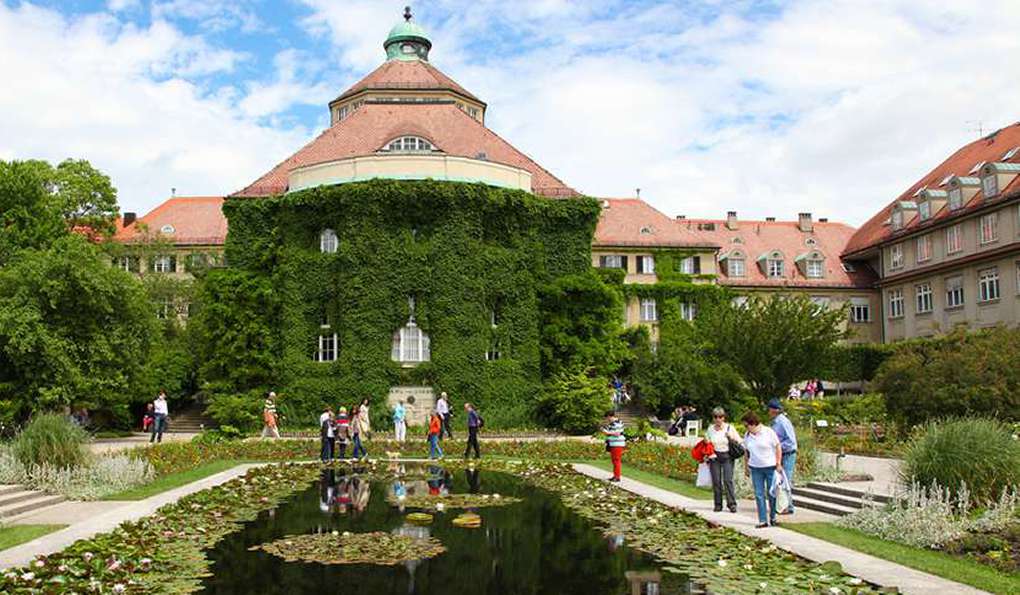 Nymphenburg Palace photo 1