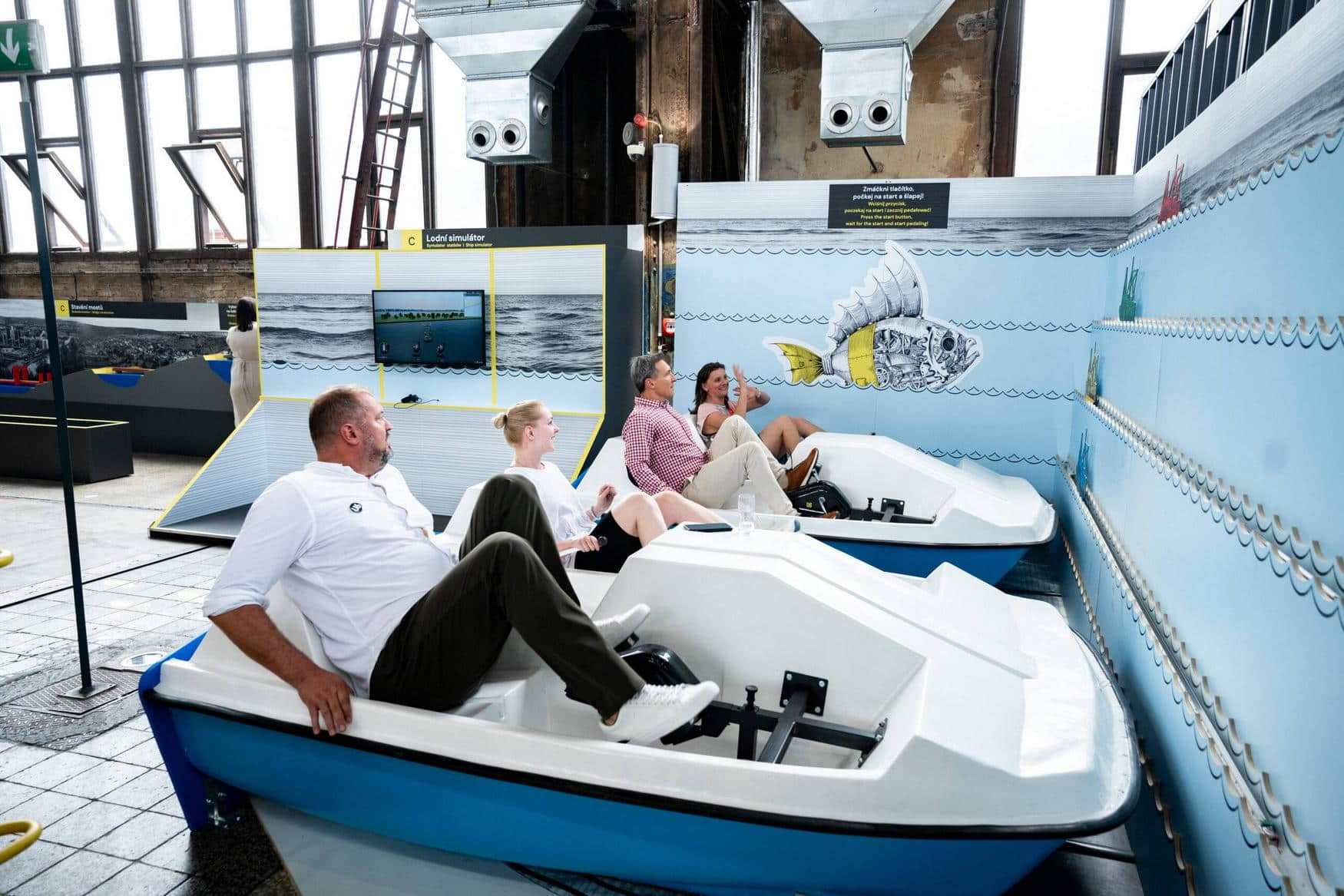 The small world of technology U6 photo 1